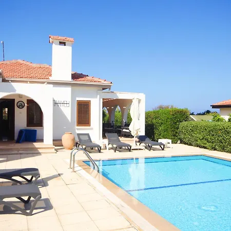 Villa Charming In Tranquil Area *