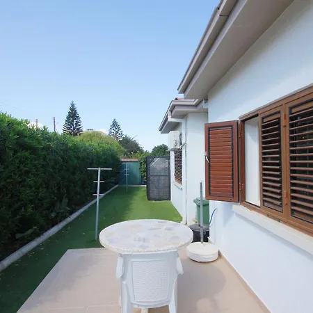 Villa Charming In Tranquil Area *