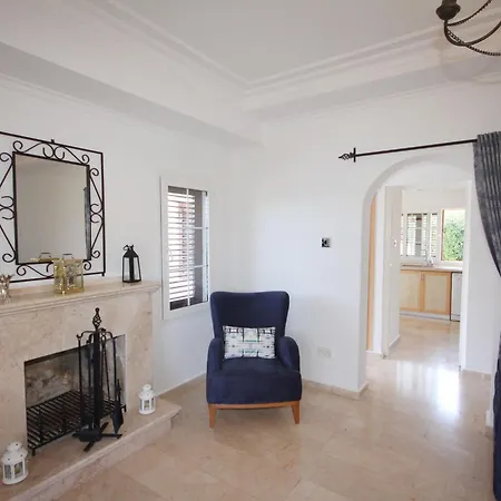 Villa Charming In Tranquil Area *